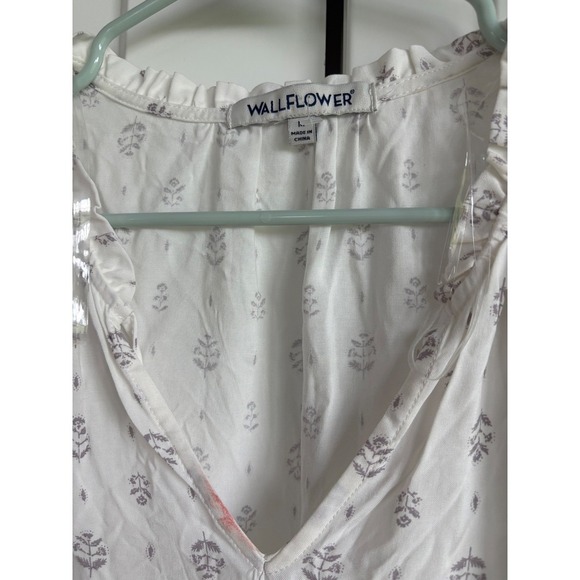 Wallflower Challis Ruffle Tank Top V-Neck Sleeveless Casual White Floral Medium - Picture 3 of 5